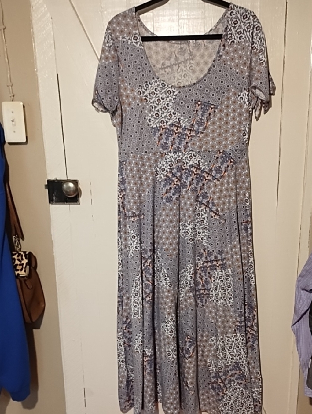 Emma & Michele Blue and Gray Patterned Short Sleeve Maxi Dress VGC Large .